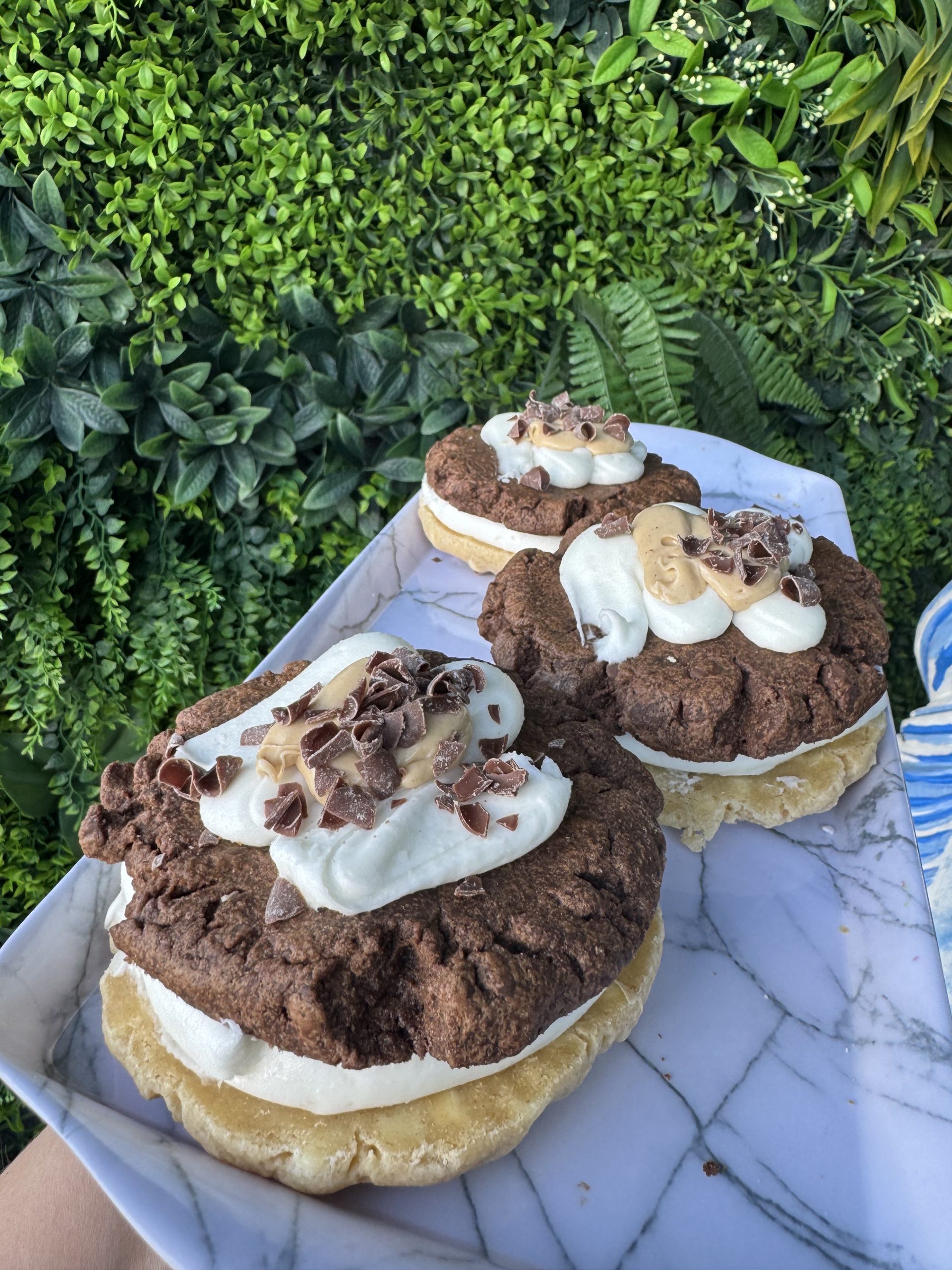 kinder cookie cake sadnwich