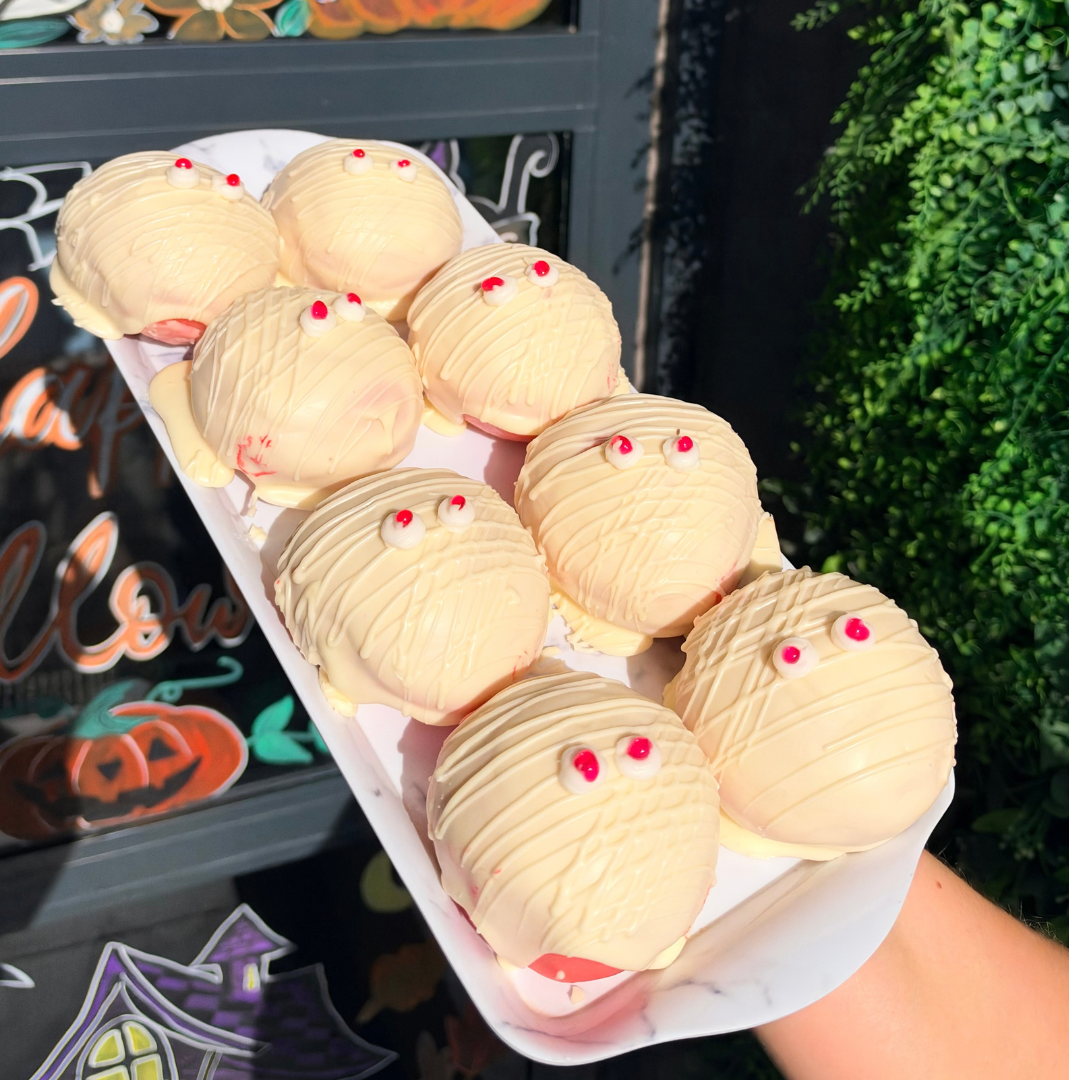 Raspberry & White Chocolate Mummy Truffle